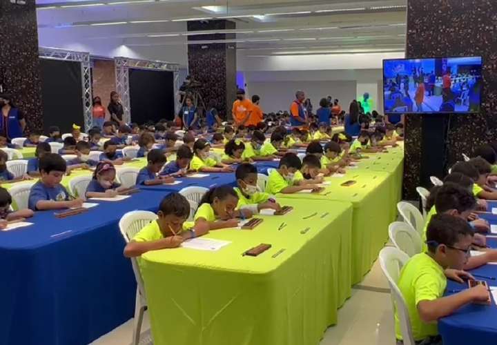 Niños panameños compiten en aritmética